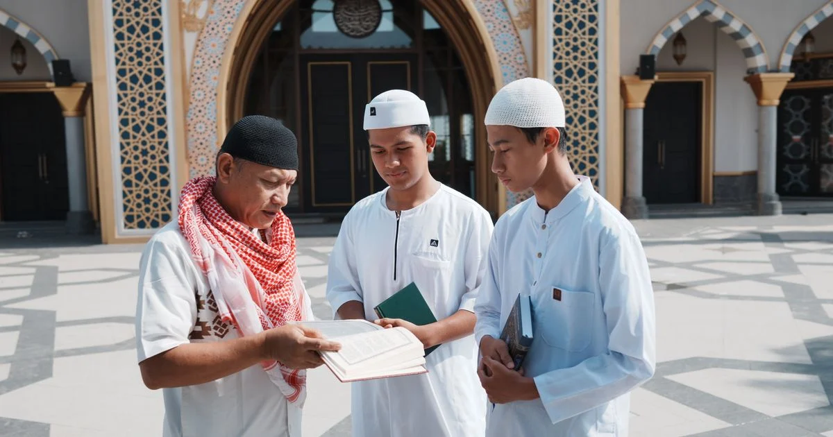 Adab Mahasiswa dalam Mempelajari Al-Qur’an untuk Meraih Keberkahan Ilmu