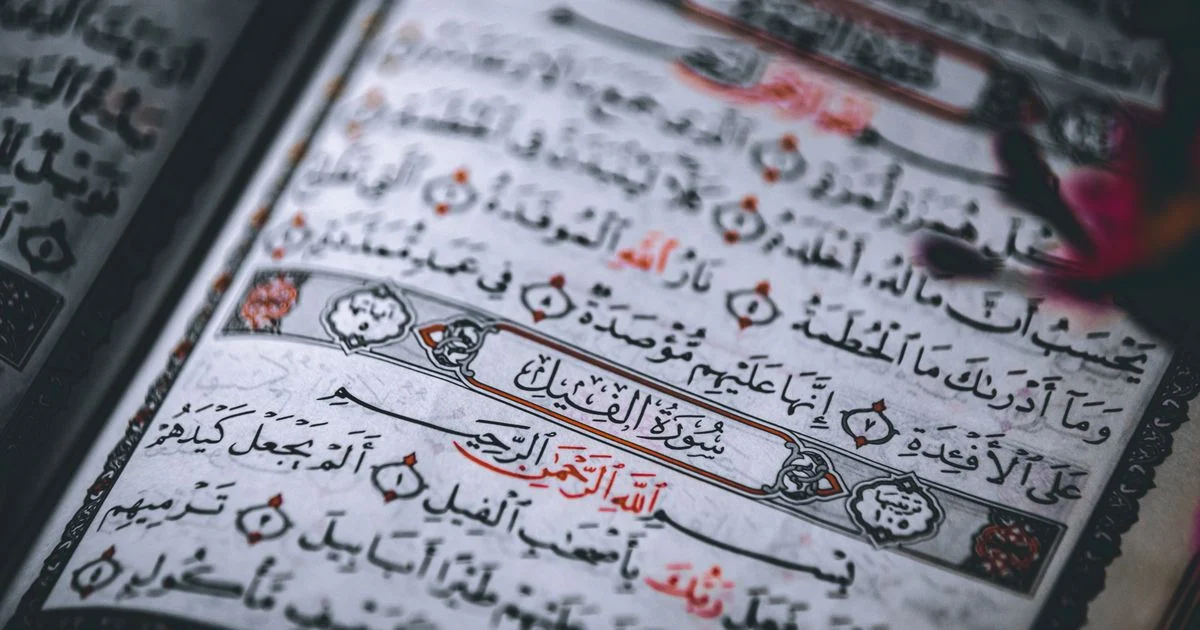 Mengenal Perbedaan Ayat Makkiyah dan Madaniyah dalam Al-Qur'an